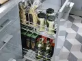 Jak układać w szafkach kuchennych, by zyskać więcej przestrzeni?
