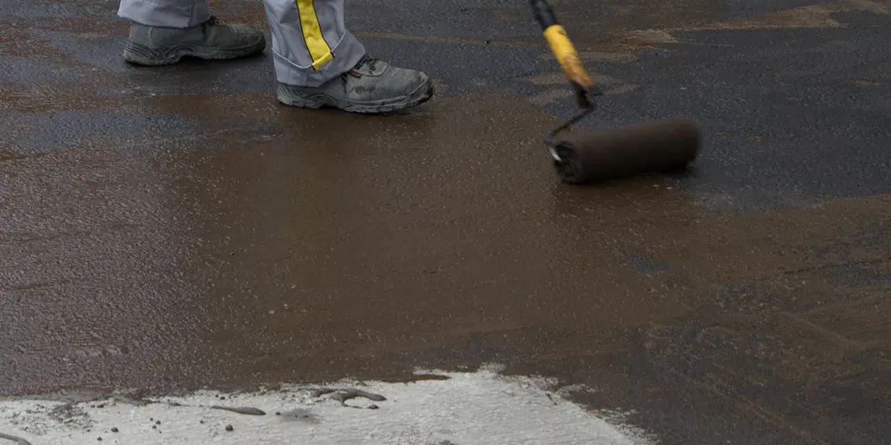 Czym pomalować posadzkę betonową w piwnicy, by uniknąć wilgoci?