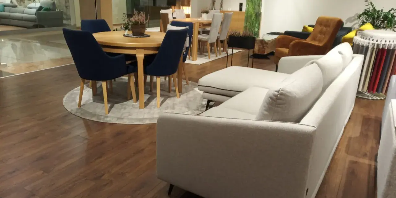 Stół okrągły 180 cm na ile osób? Sprawdź, ile naprawdę zmieści