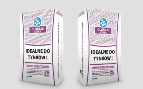 Dwie torby wapna budowlanego Classic Extra z napisem "Idealne do tynków".