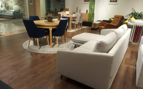 Stół okrągły 180 cm na ile osób? Sprawdź, ile naprawdę zmieści