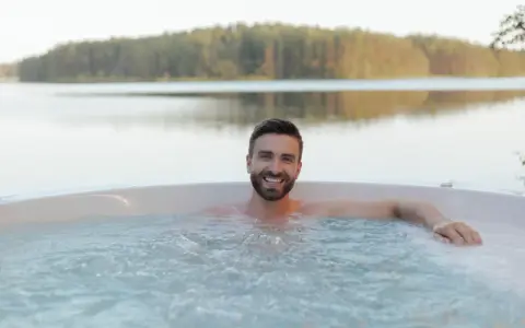 Wanna ogrodowa całoroczna – jak stworzyć prywatne spa na własnym podwórku?