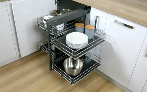 Jak zrobić szafkę narożną kuchenną – uniknij powszechnych błędów