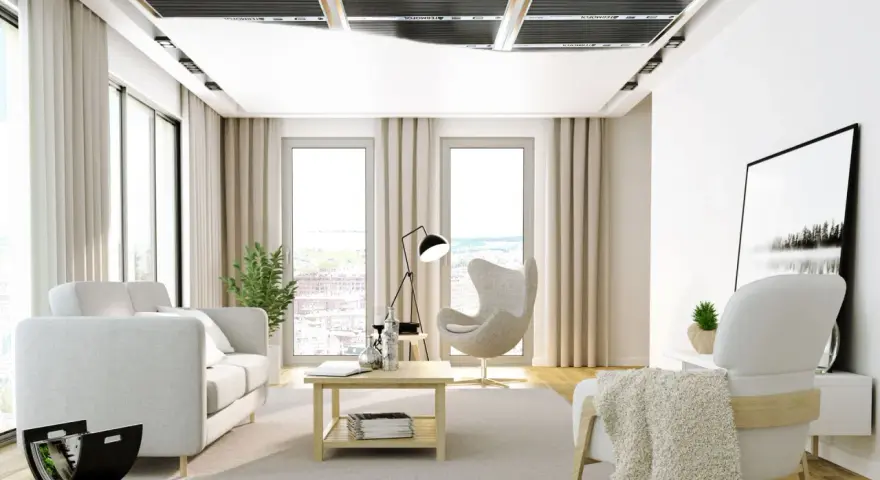 Nowoczesny salon z ogrzewaniem sufitowym. Jasne meble, duże okna i dyskretne panele grzewcze tworzą przytulną atmosferę.