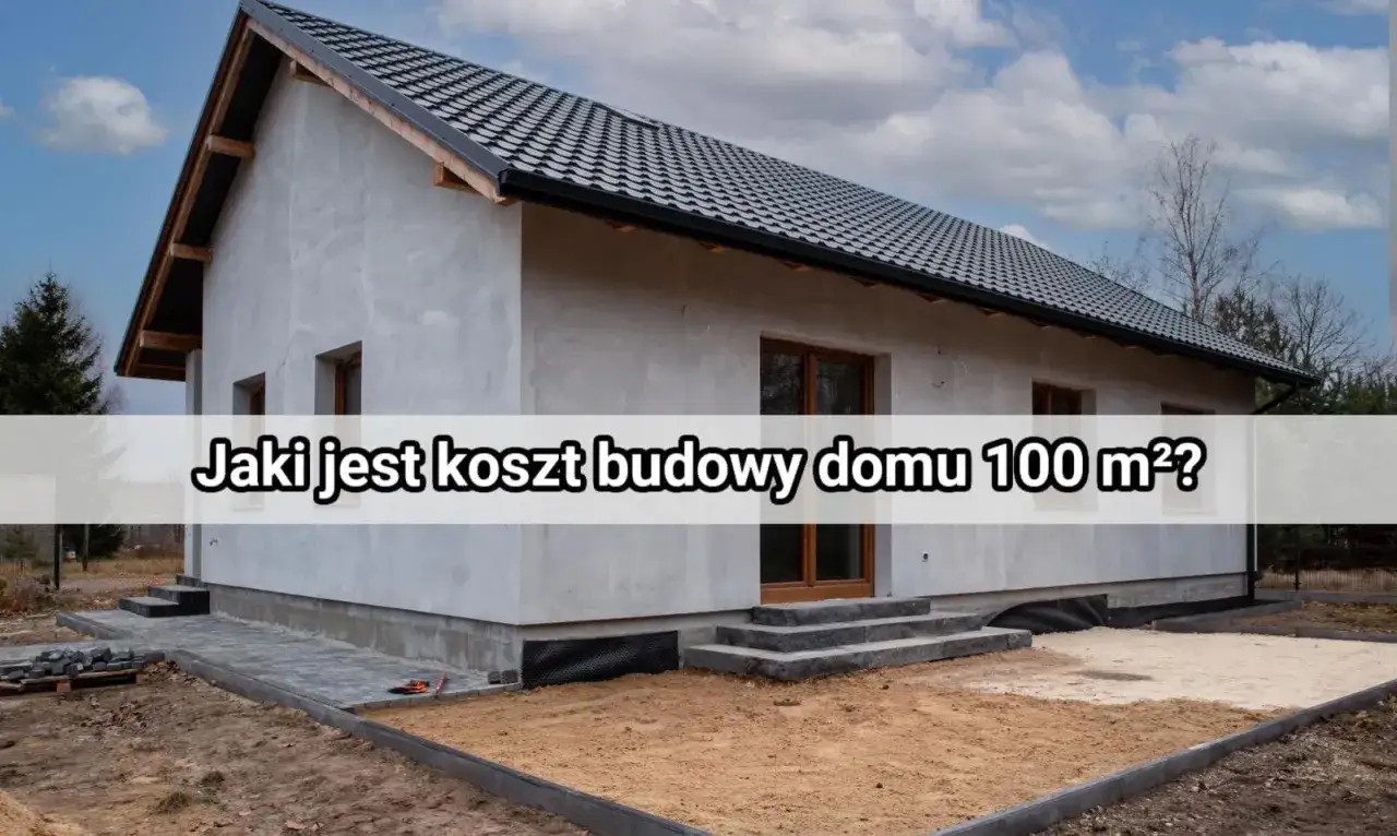 Budowa domu 100 m²: poznaj realny koszt. Nowy dom w stanie surowym, z dachem i oknami, czeka na wykończenie.